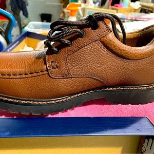 Men’s leather Oxford shoes